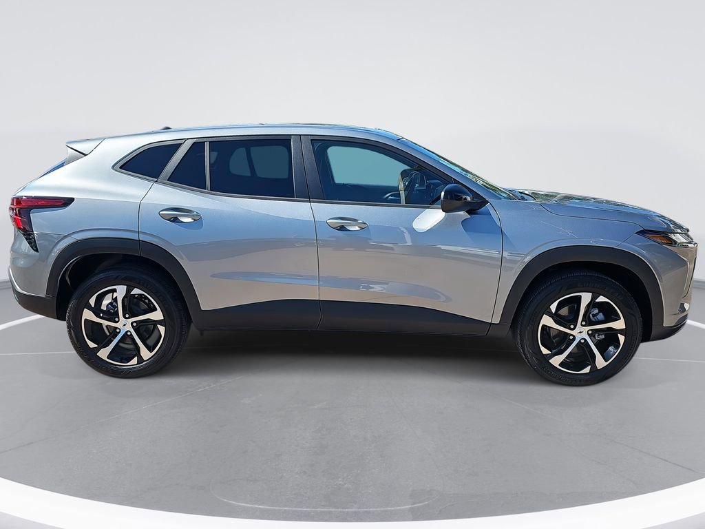 New 2026 Chevrolet Trax RS w/ Sunroof Package image 2