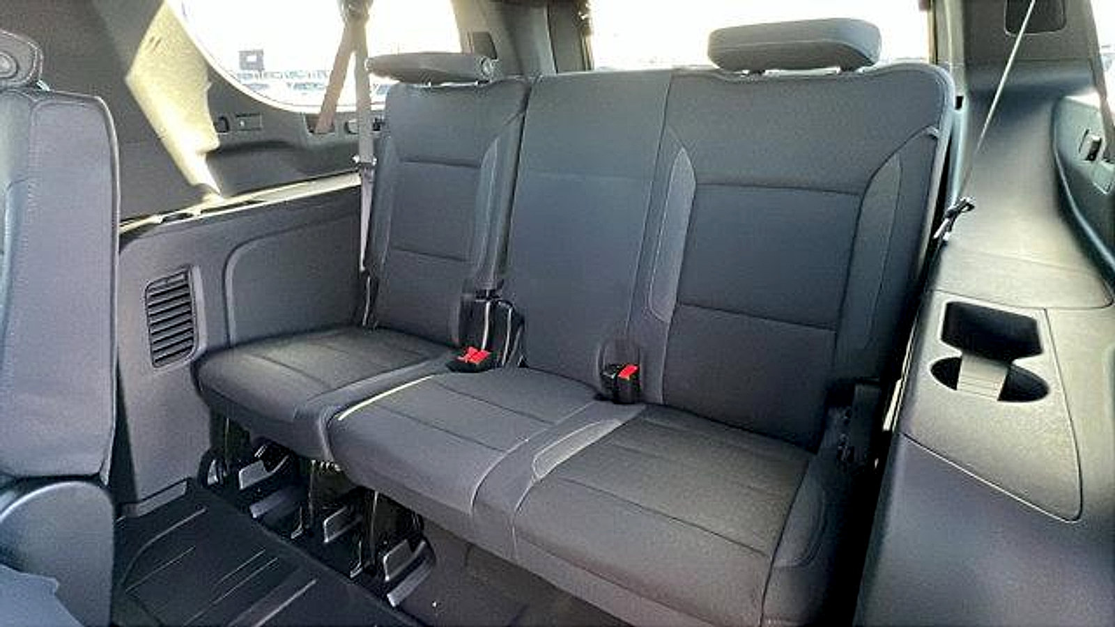 New 2026 Chevrolet Suburban LS image 14