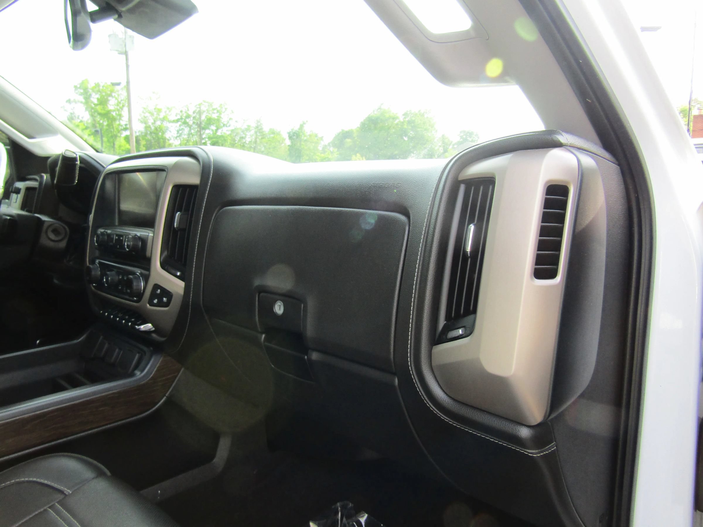 Used 2017 GMC Sierra 1500 Denali AWD/4WD image 15