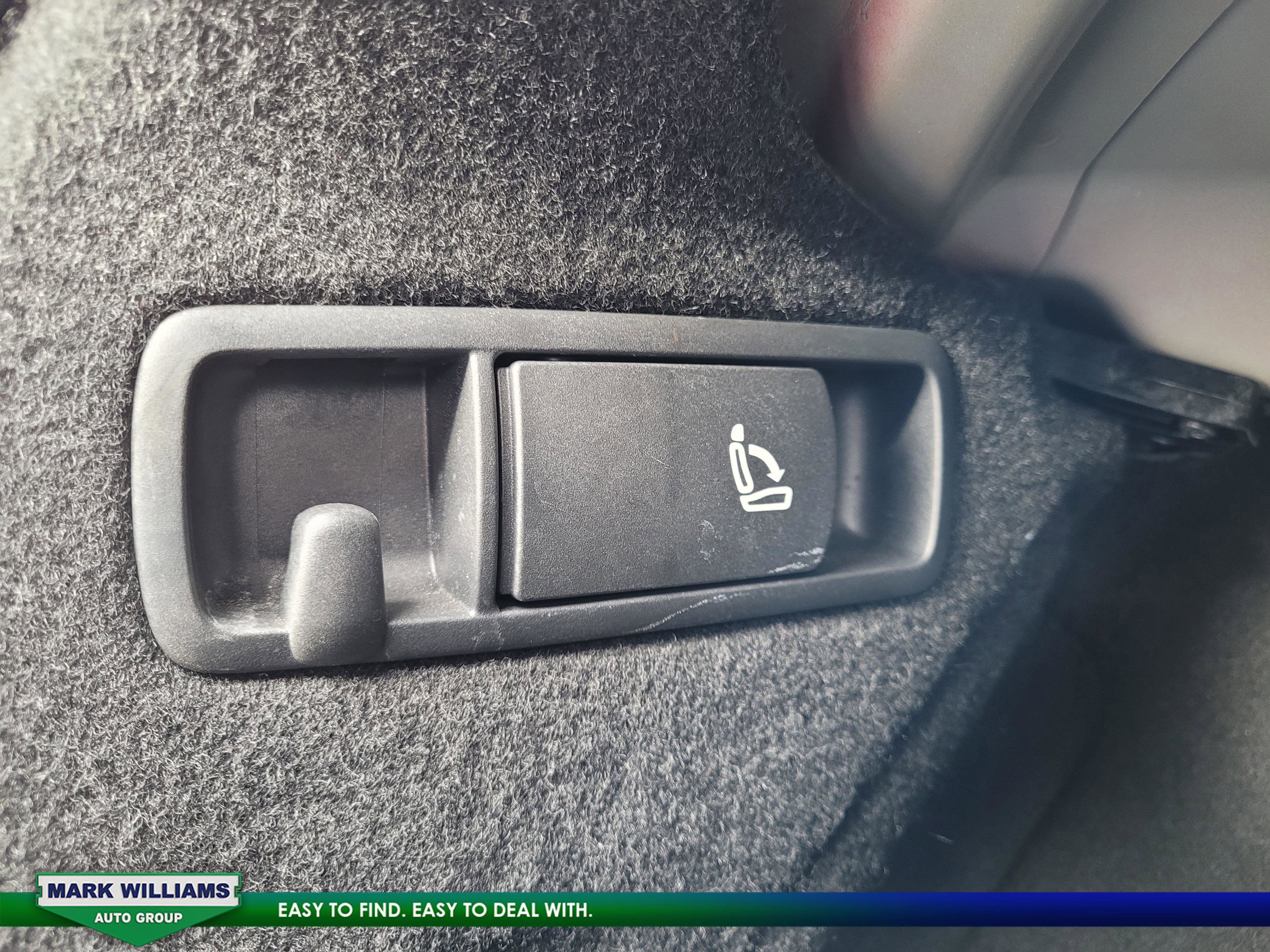 Used 2013 Volkswagen Beetle TDI image 30