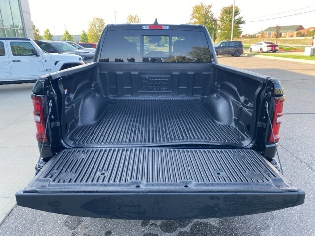 New 2026 RAM 1500 4x4 Crew Cab image 31