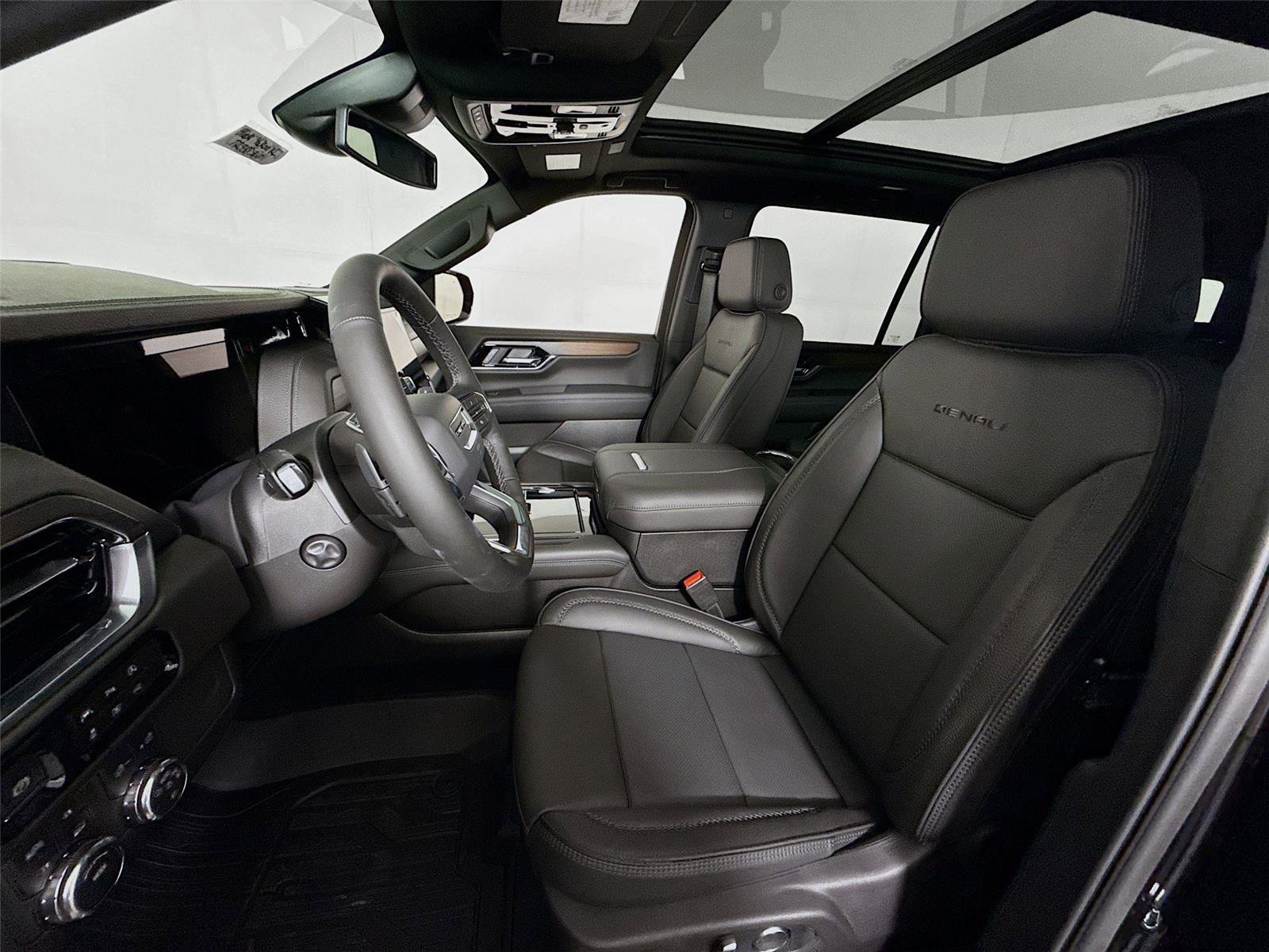 New 2026 GMC Yukon XL Denali w/ Sun & Power Step Package AWD/4WD image 16