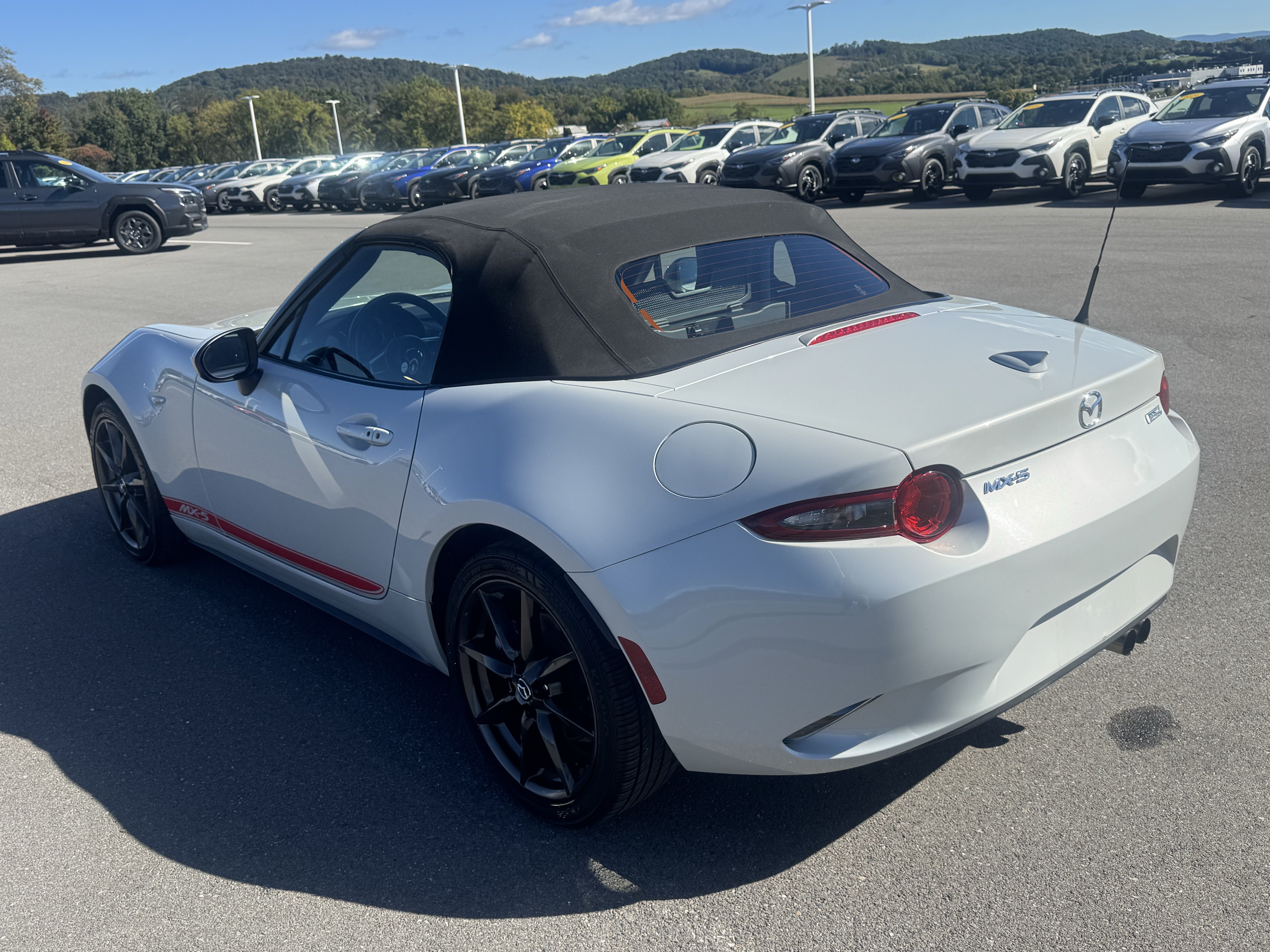 Used 2016 MAZDA MX-5 Miata Grand Touring RWD image 5