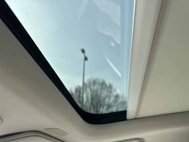 Used 2016 Volvo XC90 T6 Momentum w/ Momentum Plus Package image 23