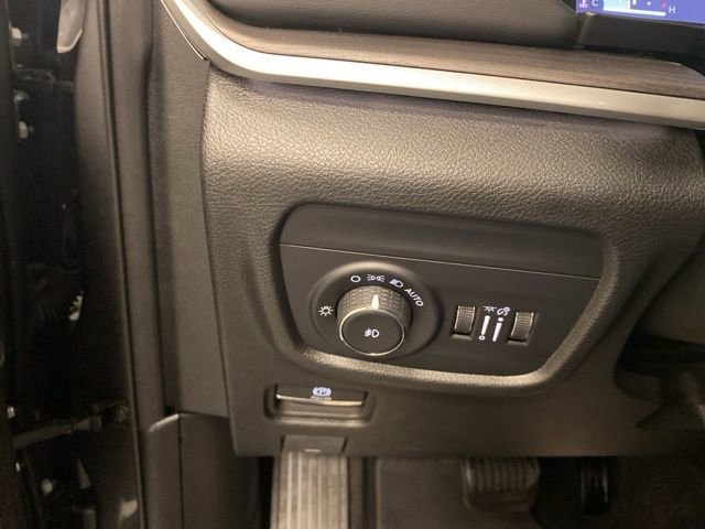 Used 2022 Jeep Grand Cherokee L Limited image 21