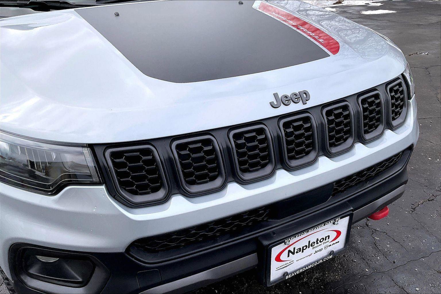 Used 2024 Jeep Compass Trailhawk image 28