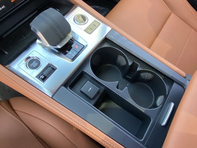 New 2025 Jaguar F-PACE R-Dynamic S AWD/4WD image 9