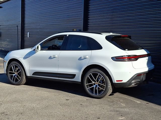 Certified 2026 Porsche Macan AWD/4WD image 3