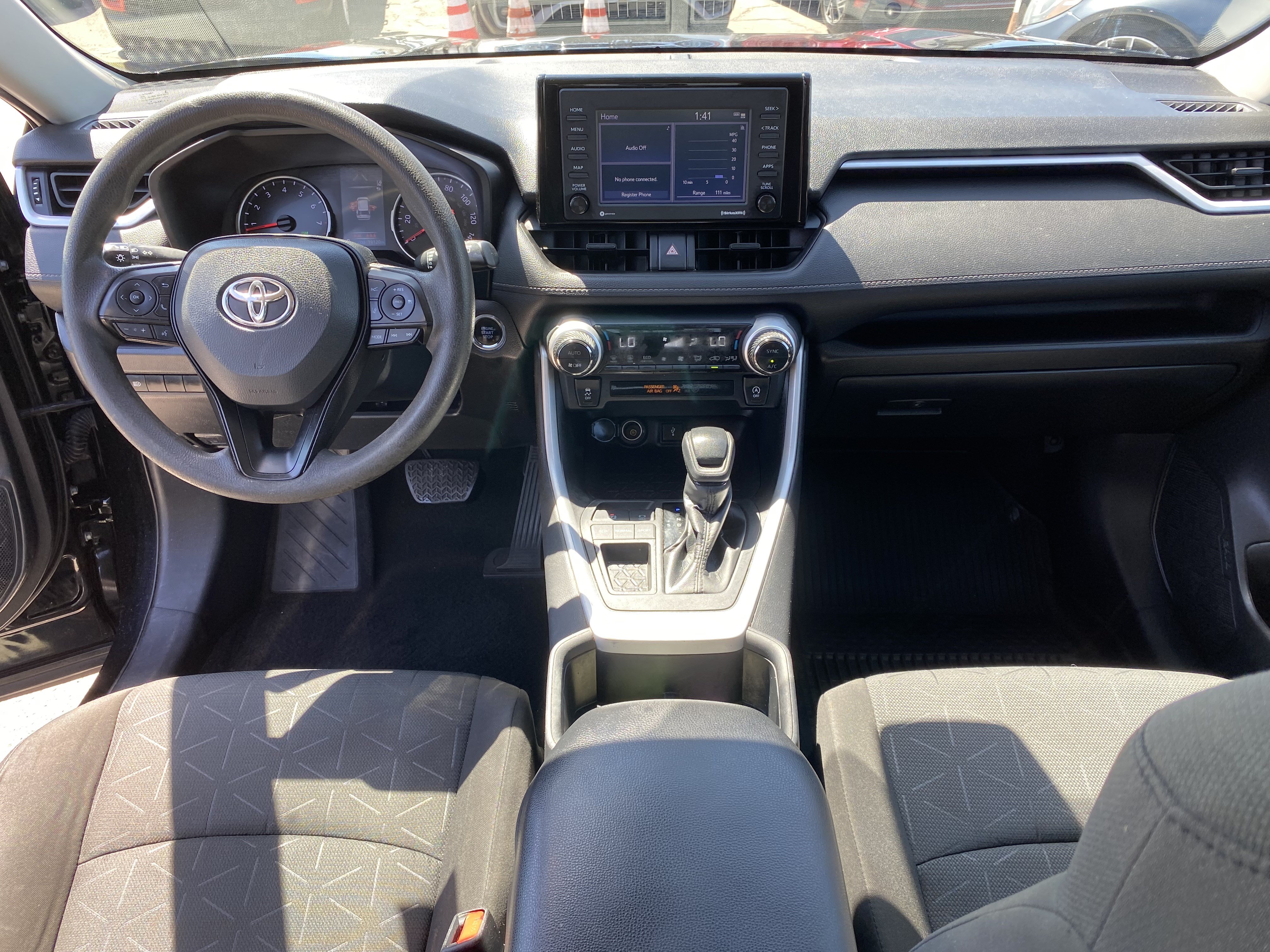 Used 2022 Toyota RAV4 XLE w/ Convenience Package FWD image 20
