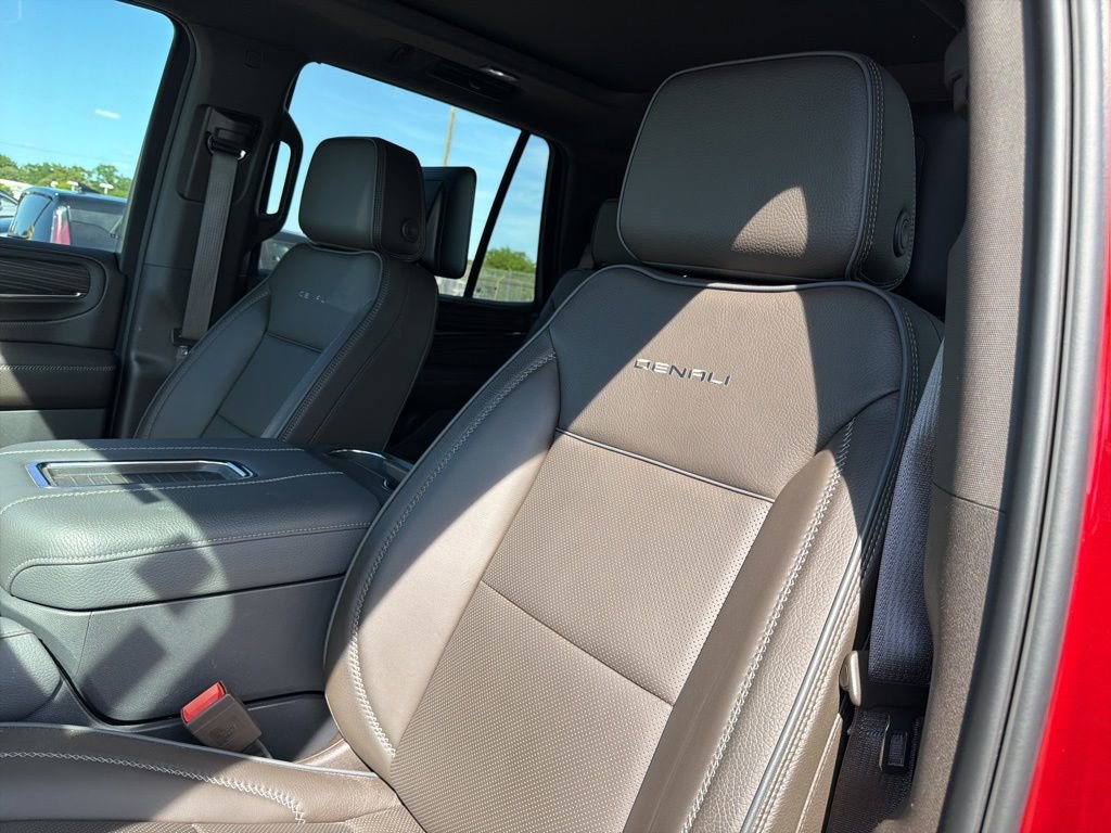Used 2024 GMC Yukon Denali w/ Advanced Technology Package image 20