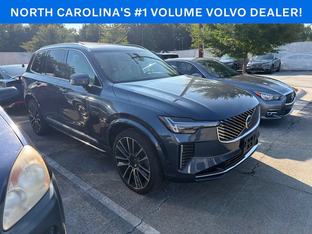 Used 2025 Volvo XC90 B6 Ultra w/ Lounge Package