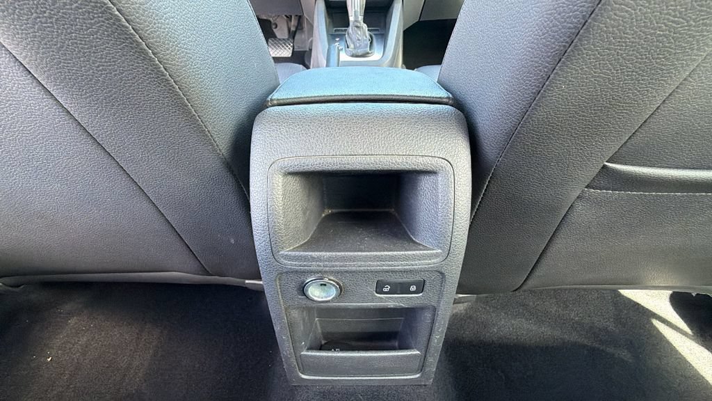 Used 2013 Volkswagen Jetta SE FWD image 24