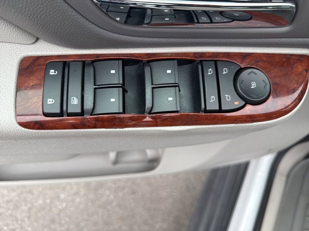 Used 2014 GMC Yukon XL SLT w/ SLT-2 Equipment Package image 24