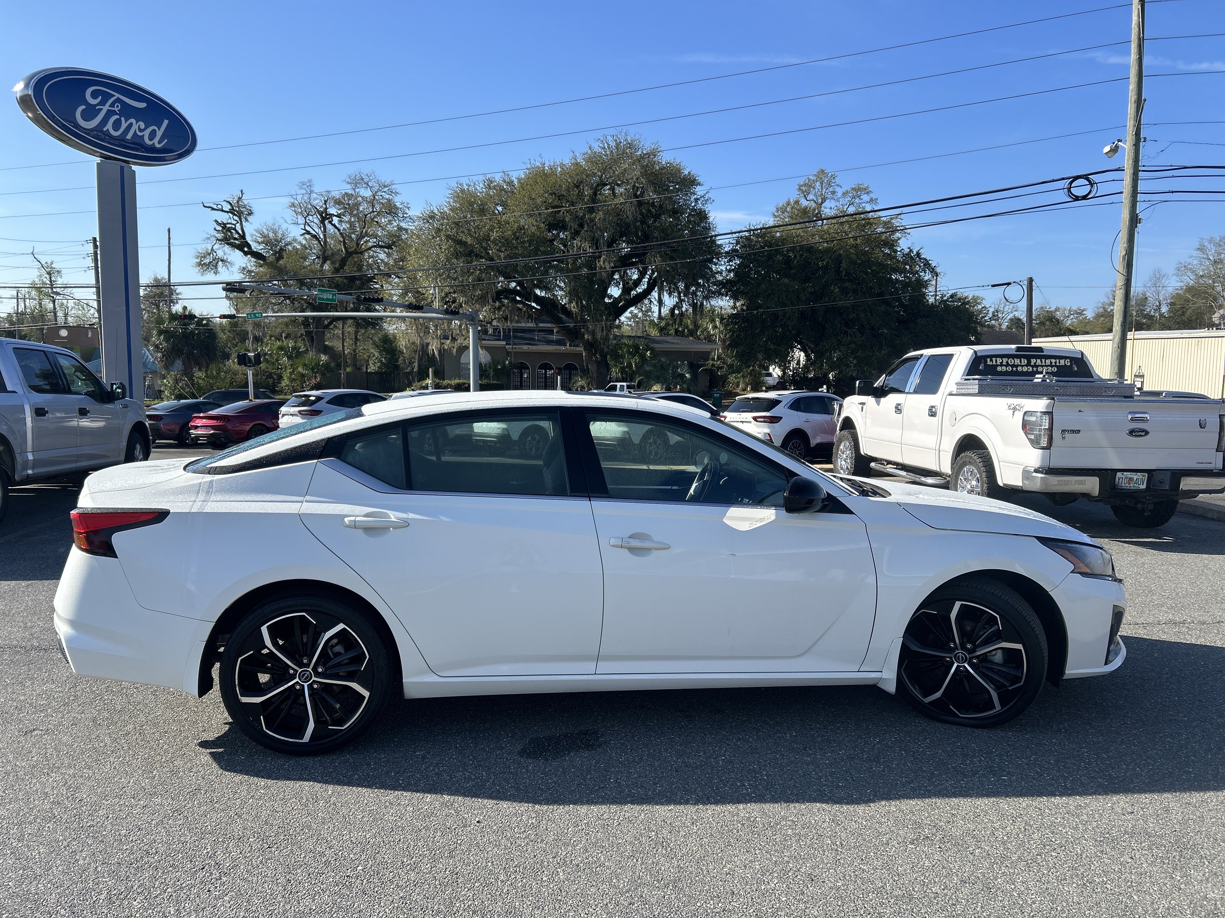 Used 2024 Nissan Altima 2.5 SR w/ SR Premium Package image 8