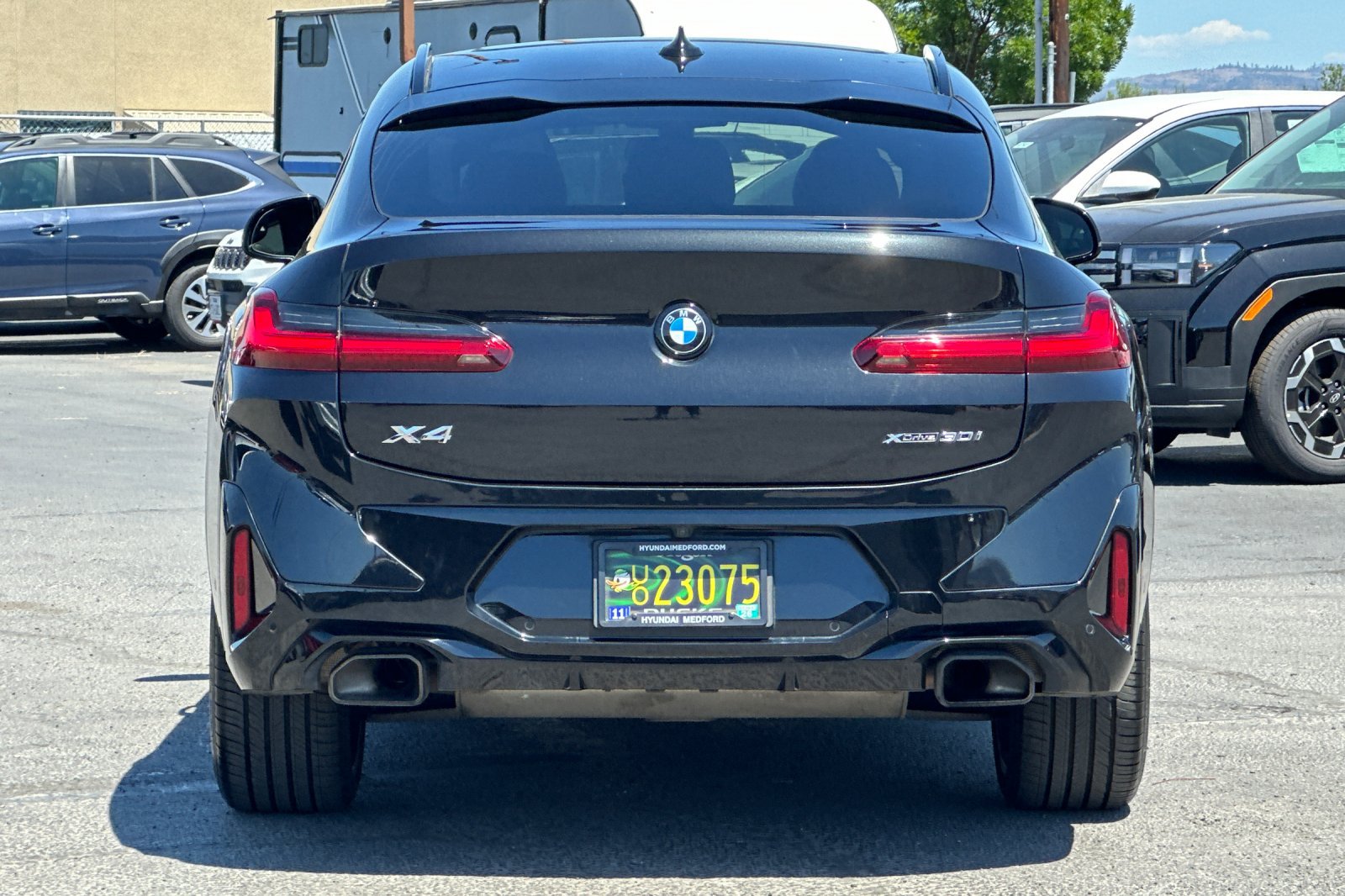 Used 2023 BMW X4 xDrive30i w/ M Sport Package AWD/4WD image 5