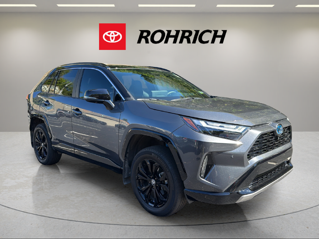 Used 2023 Toyota RAV4 XSE AWD/4WD image 4