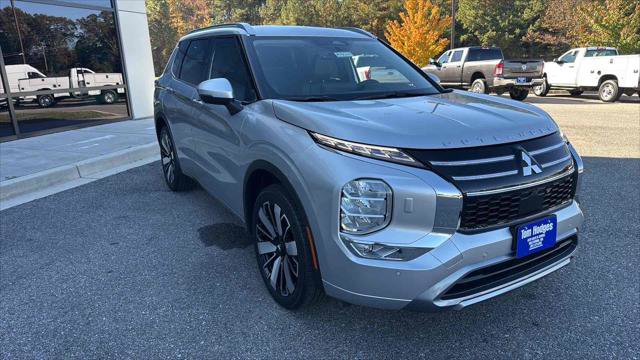 New 2025 Mitsubishi Outlander SEL image 3