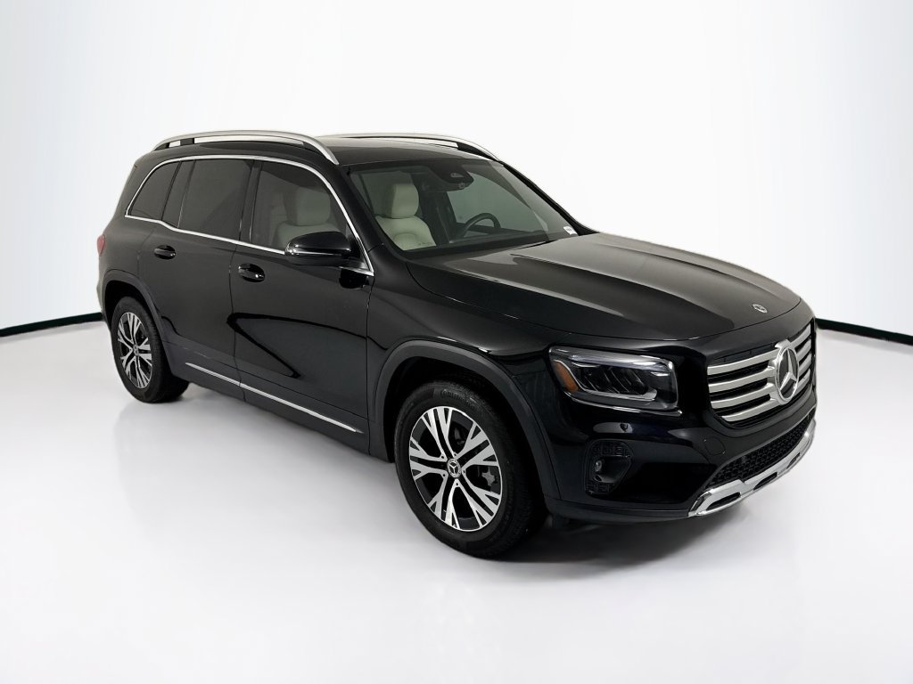 Used 2026 Mercedes-Benz GLB 250 image 3