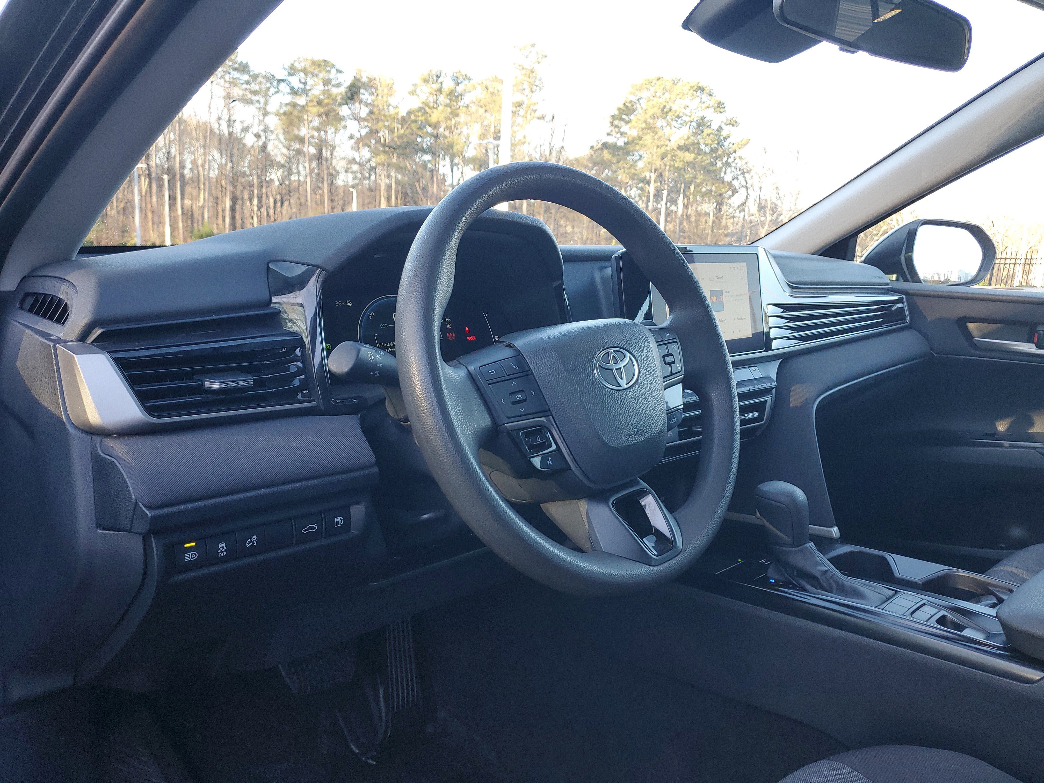 Certified 2025 Toyota Camry Hybrid image 15