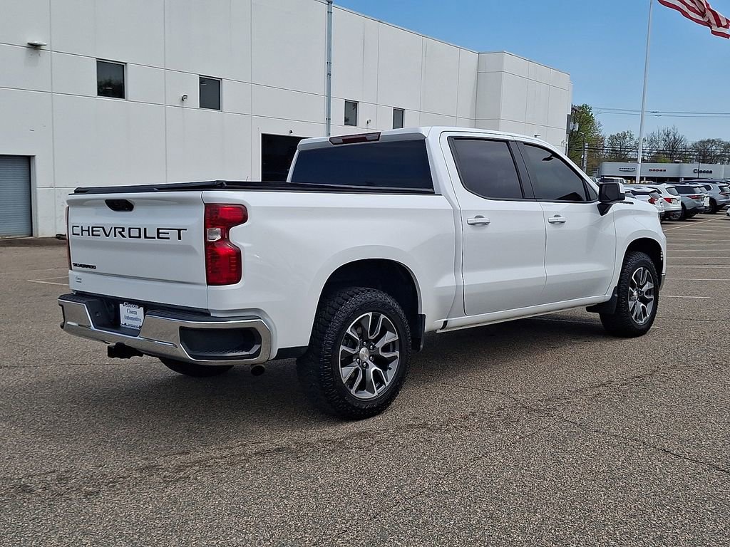 Used 2023 Chevrolet Silverado 1500 LT AWD/4WD image 9