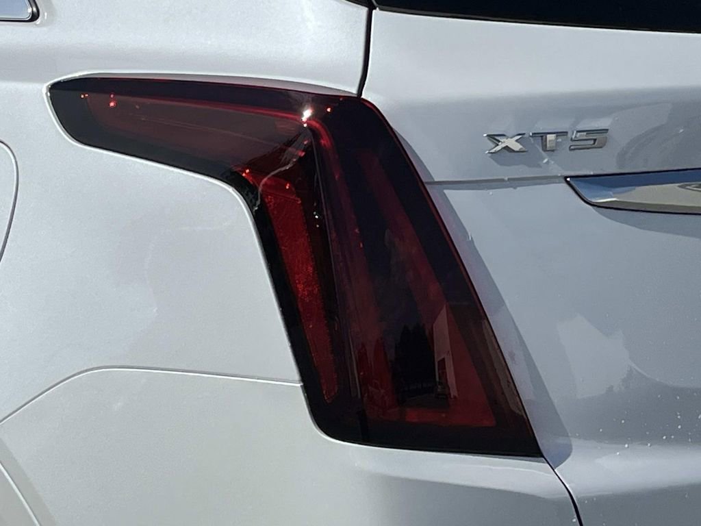 New 2025 Cadillac XT5 Premium Luxury image 10