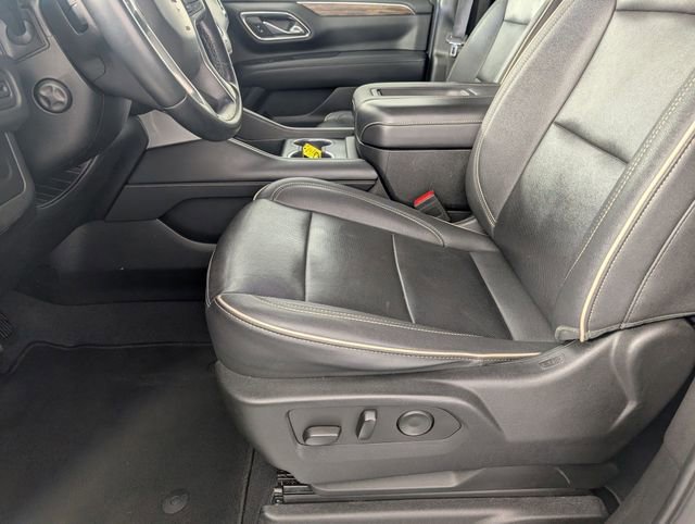 Used 2023 Chevrolet Suburban Premier image 13