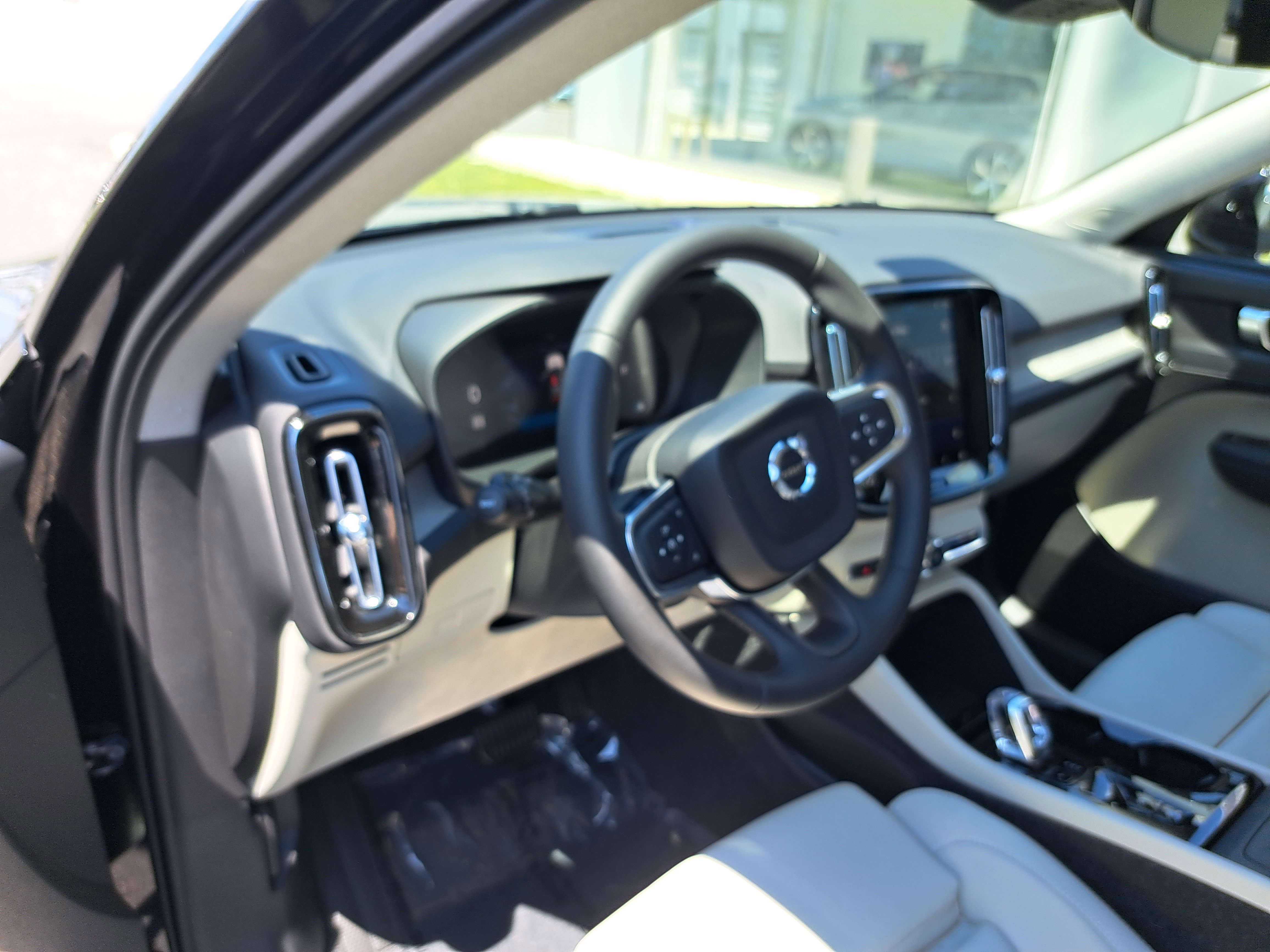 New 2026 Volvo XC40 B5 Plus w/ Protection Package Premier image 5