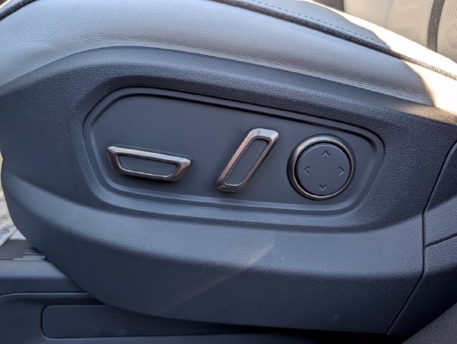 Used 2022 Rivian R1T Adventure AWD/4WD image 16