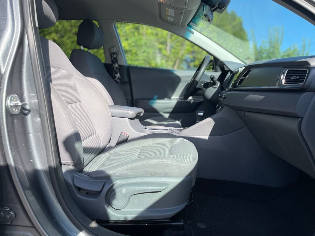 Used 2018 Kia Niro LX FWD image 24