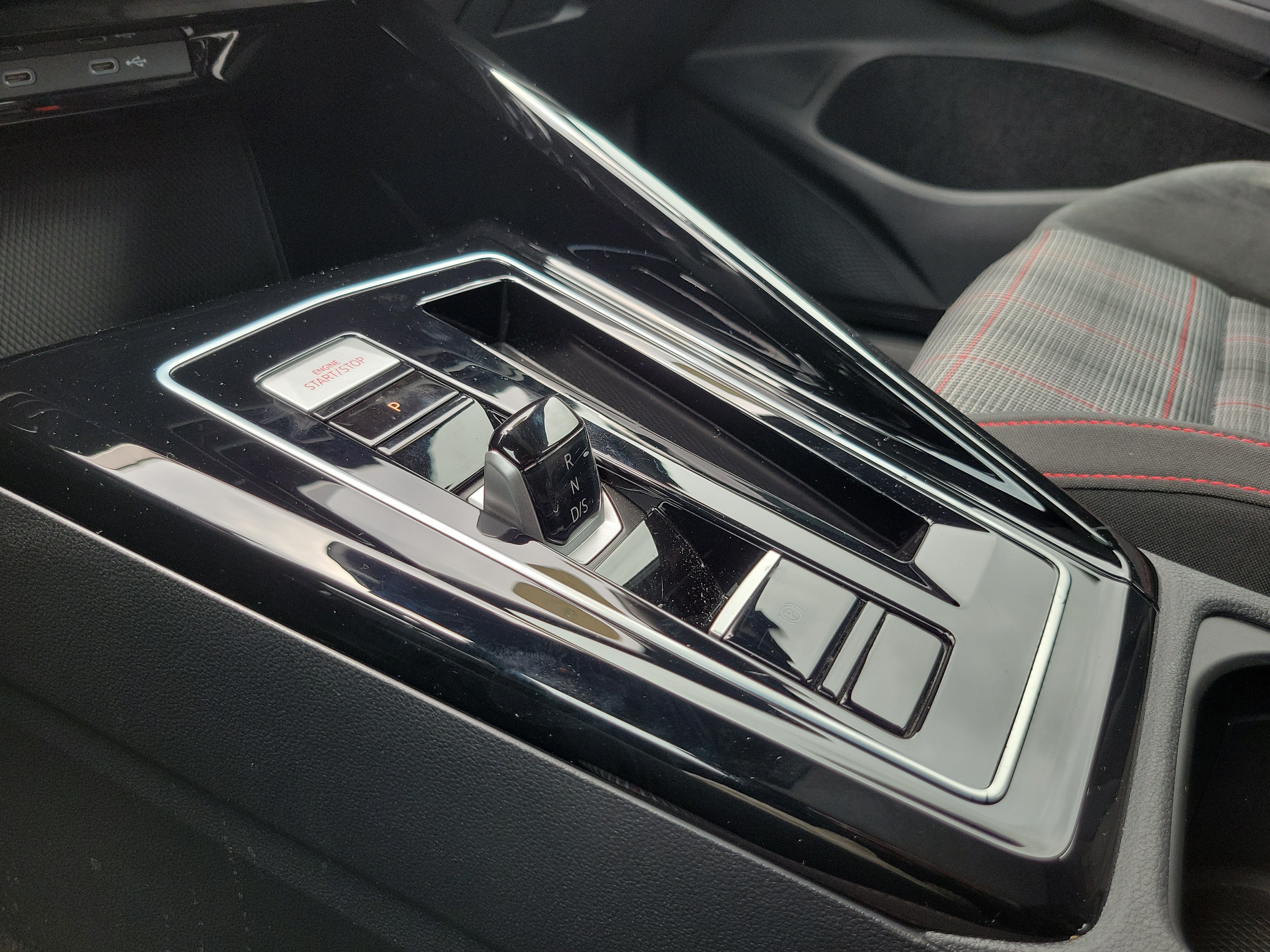 Certified 2023 Volkswagen GTI SE FWD image 28