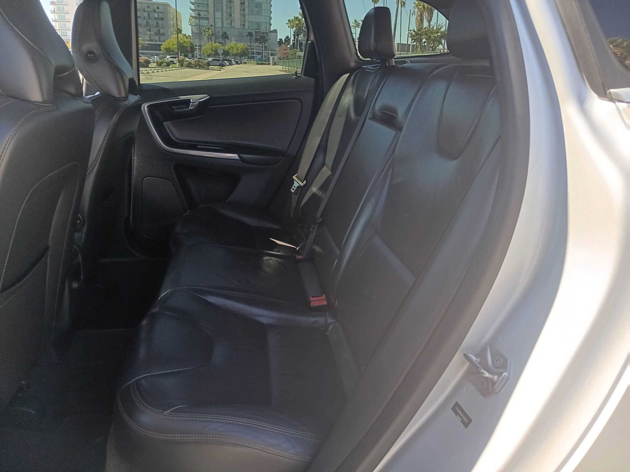 Used 2015 Volvo XC60 T6 image 14