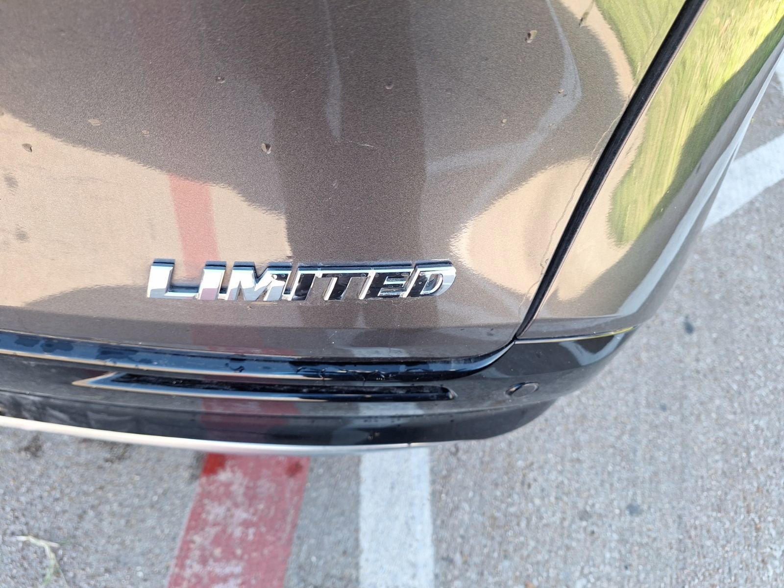 Used 2025 Toyota Sienna Limited image 12