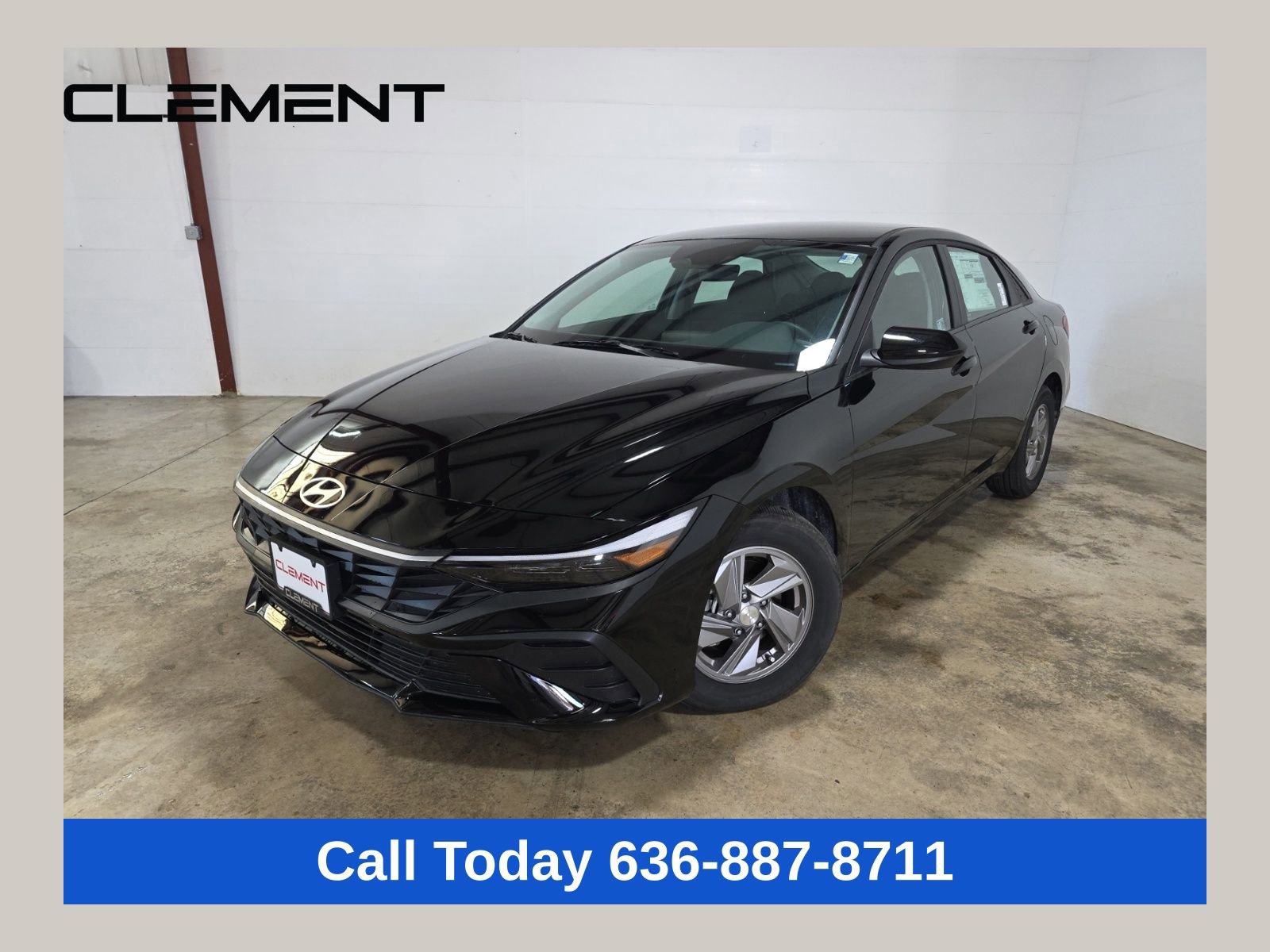 Used 2025 Hyundai Elantra SE video 1