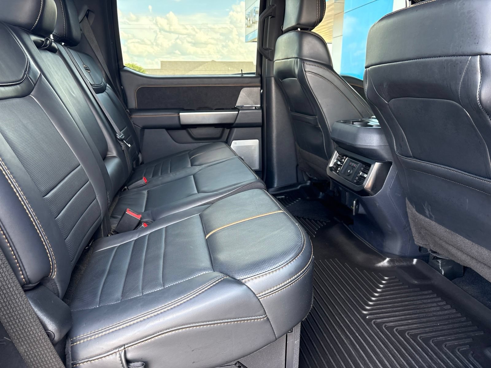 Used 2023 Ford F250 Platinum w/ FX4 Off-Road Package AWD/4WD image 20