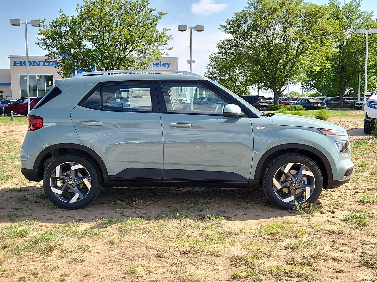 New 2026 Hyundai Venue SEL FWD image 6