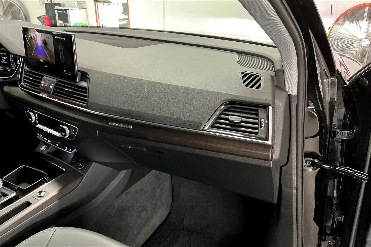 Used 2025 Audi Q5 2.0T Premium image 18