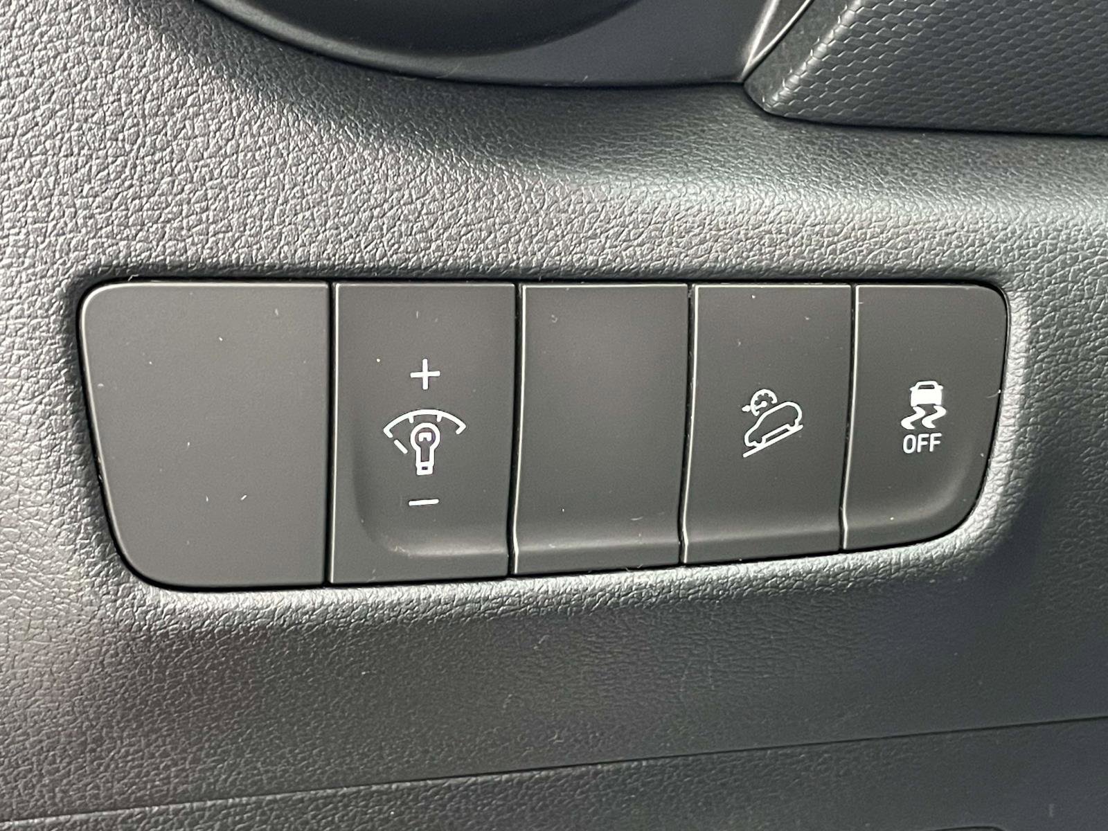 Certified 2022 Hyundai Kona Limited image 20