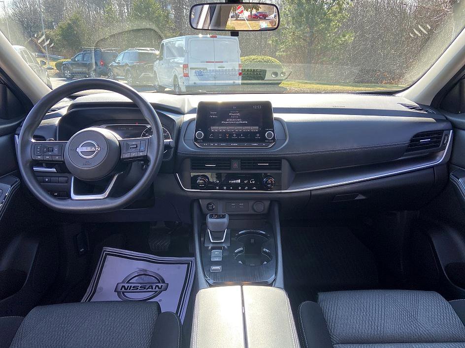 Certified 2024 Nissan Rogue SV image 16