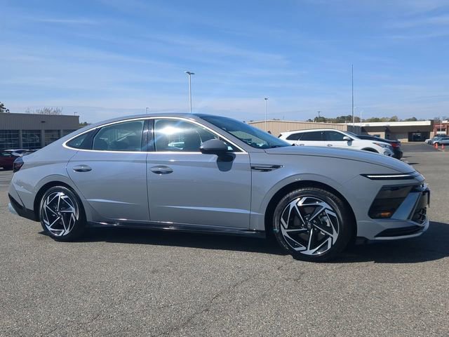 Used 2024 Hyundai Sonata SEL w/ Convenience Package image 2