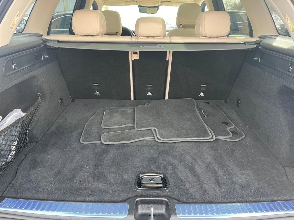 Certified 2022 Mercedes-Benz GLC 300 4MATIC w/ Driver Assistance Package image 14