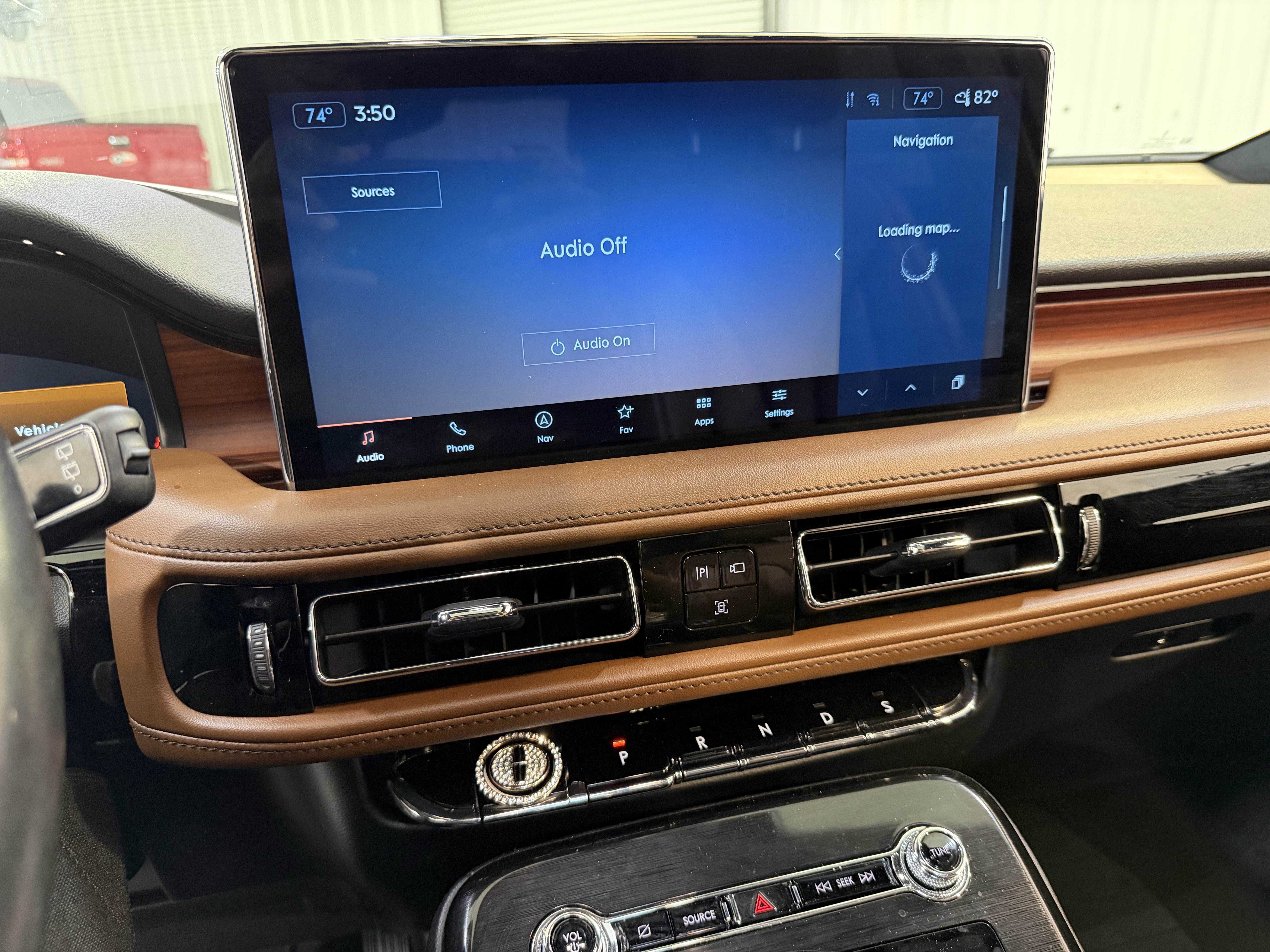 Used 2023 Lincoln Nautilus Reserve w/ Luxury Package FWD image 18