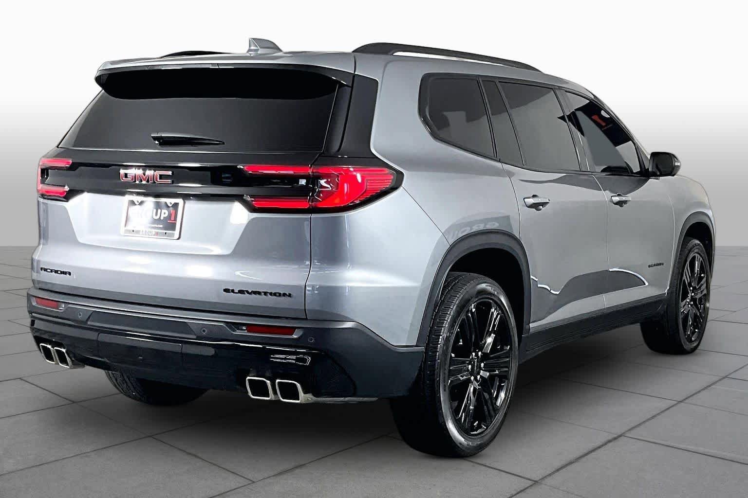 Used 2025 GMC Acadia Elevation w/ Elevation Premium Package FWD image 13