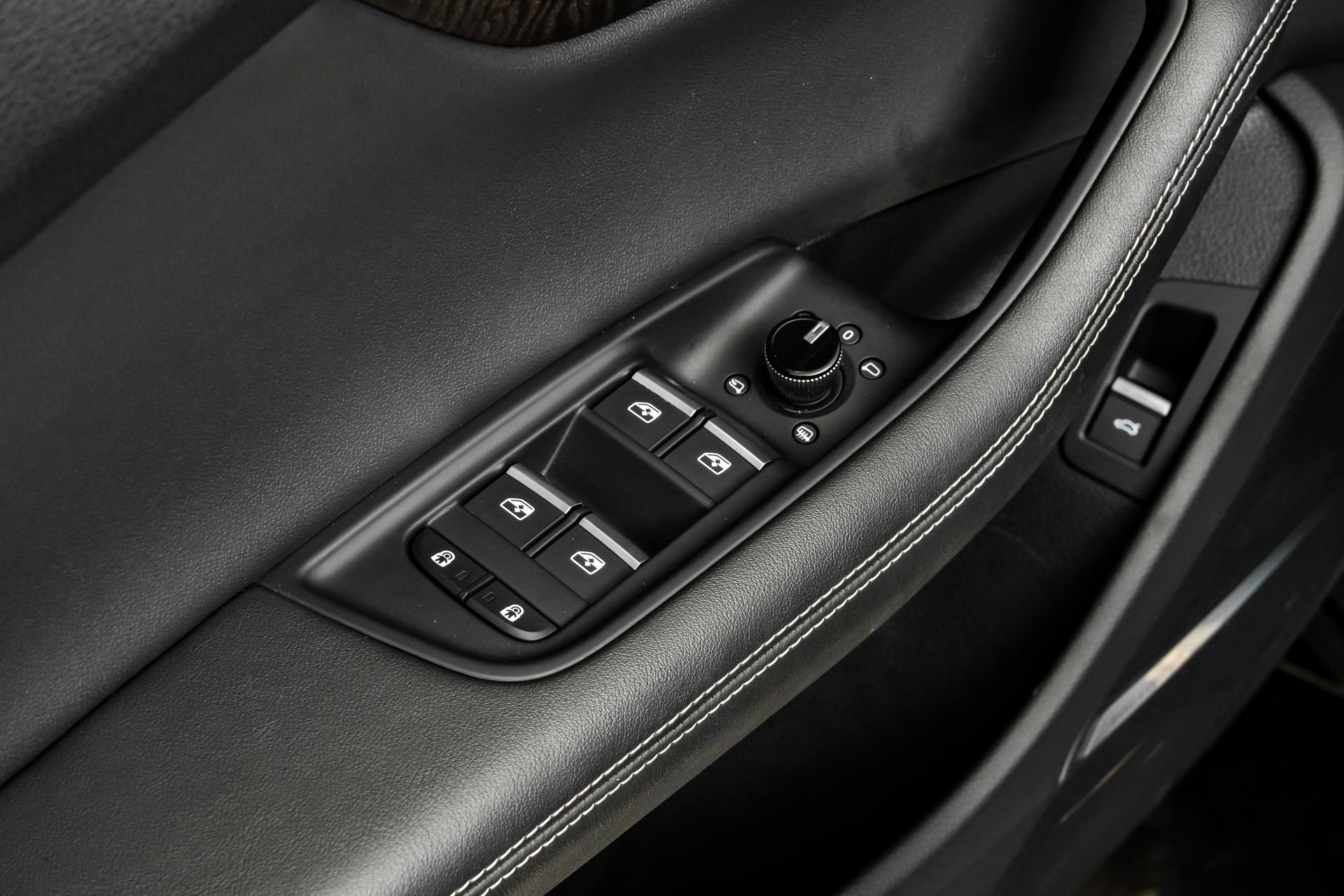 Used 2023 Audi Q8 Premium Plus w/ Premium Plus Package image 46