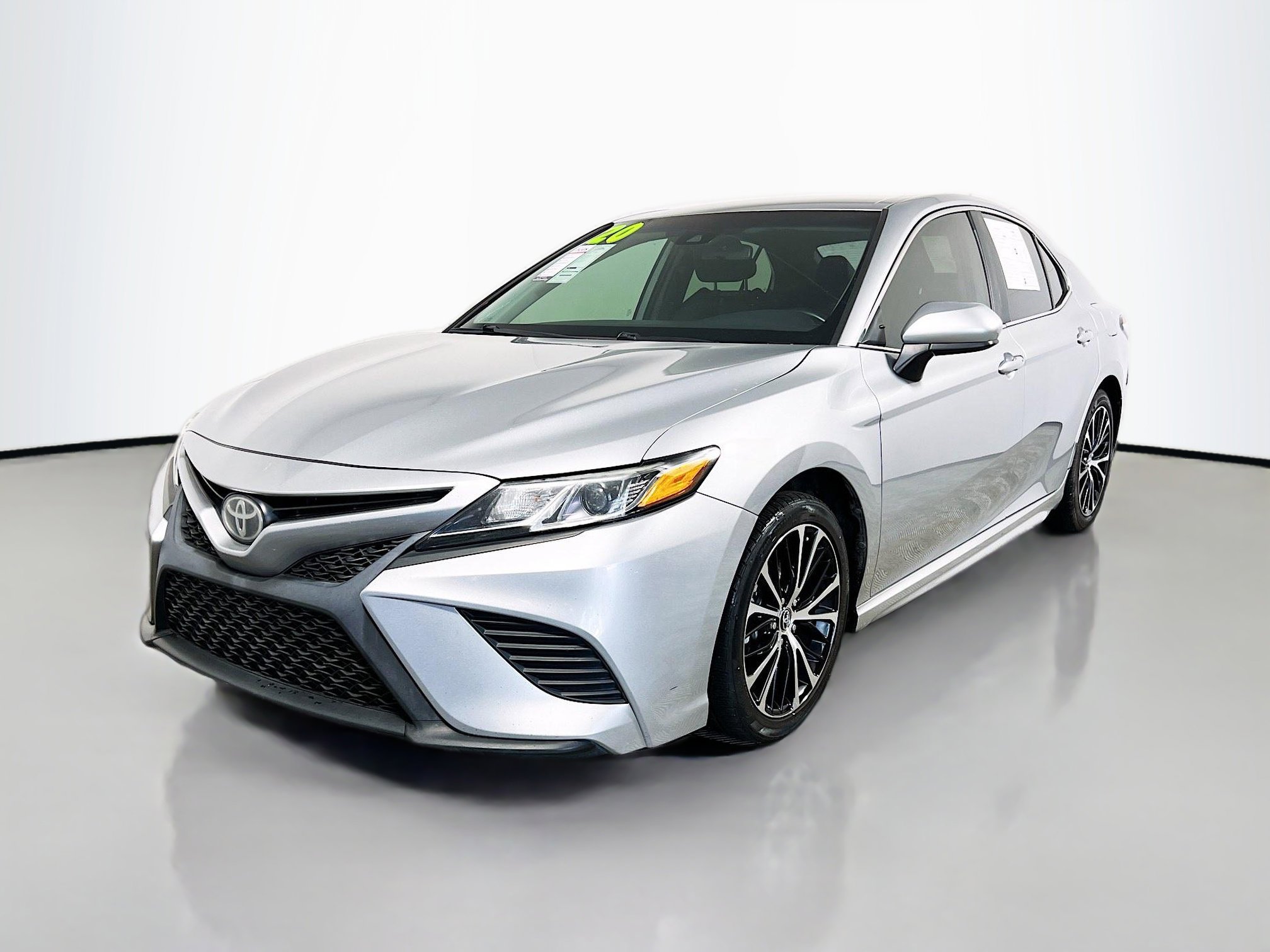 Used 2020 Toyota Camry SE image 10