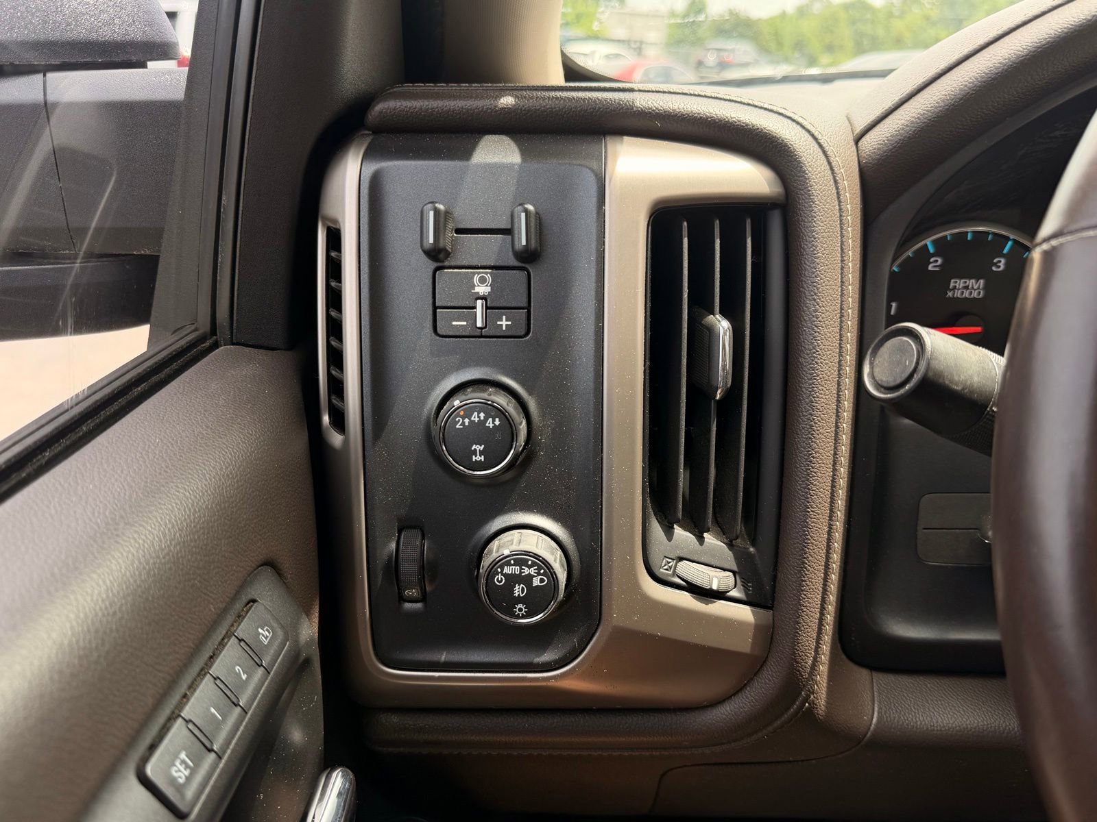 Used 2019 GMC Sierra 2500 Denali w/ Duramax Plus Package AWD/4WD image 44
