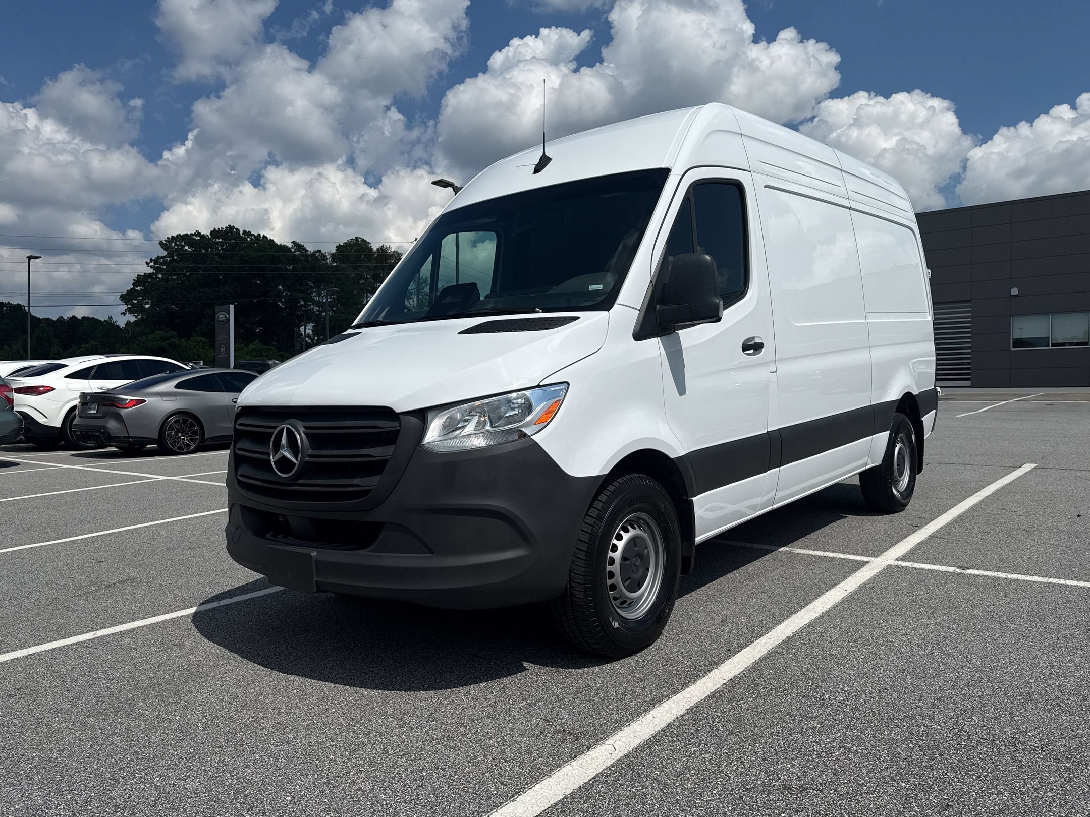 Used 2025 Mercedes-Benz Sprinter 2500 image 1
