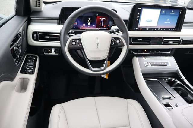 New 2025 Lincoln Aviator 2WD w/ Equipment Group 101A image 6