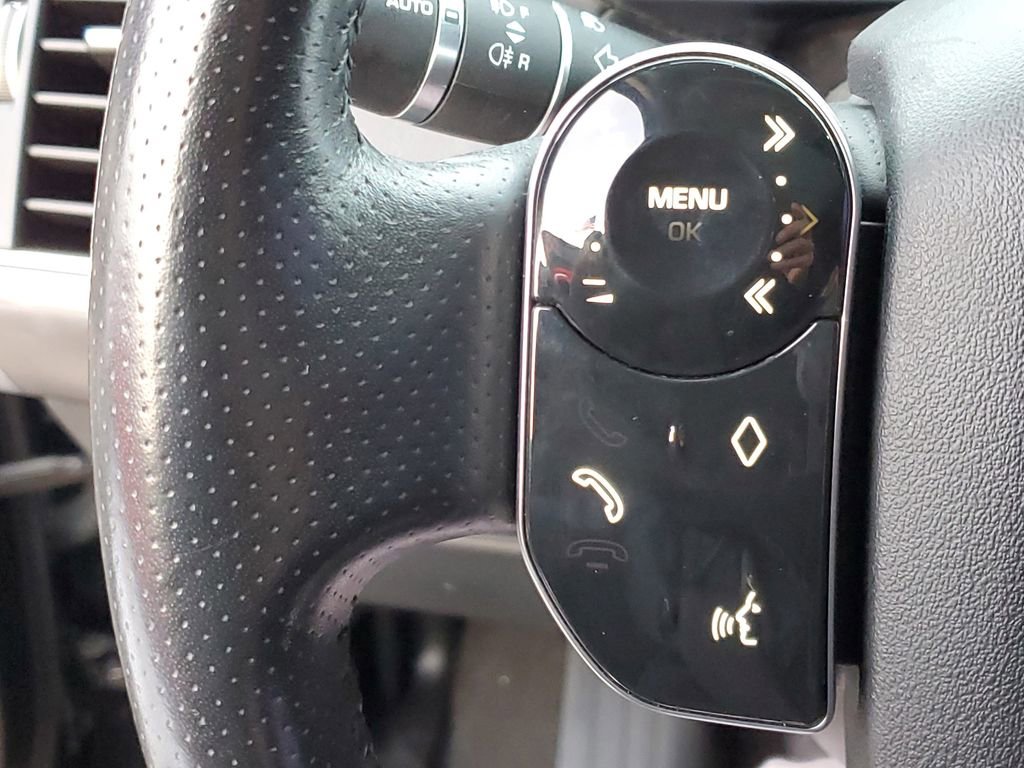 Used 2018 Land Rover Range Rover Sport SE image 13