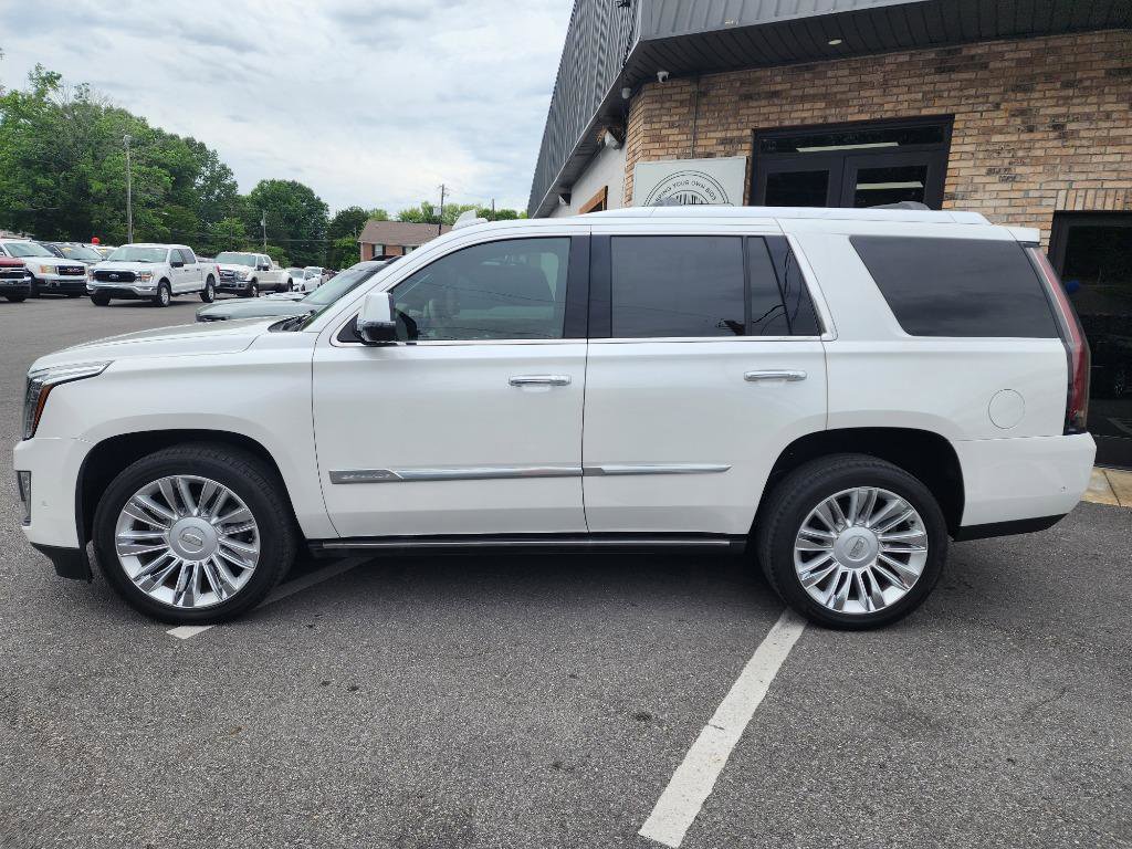 Used 2019 Cadillac Escalade Platinum AWD/4WD image 2