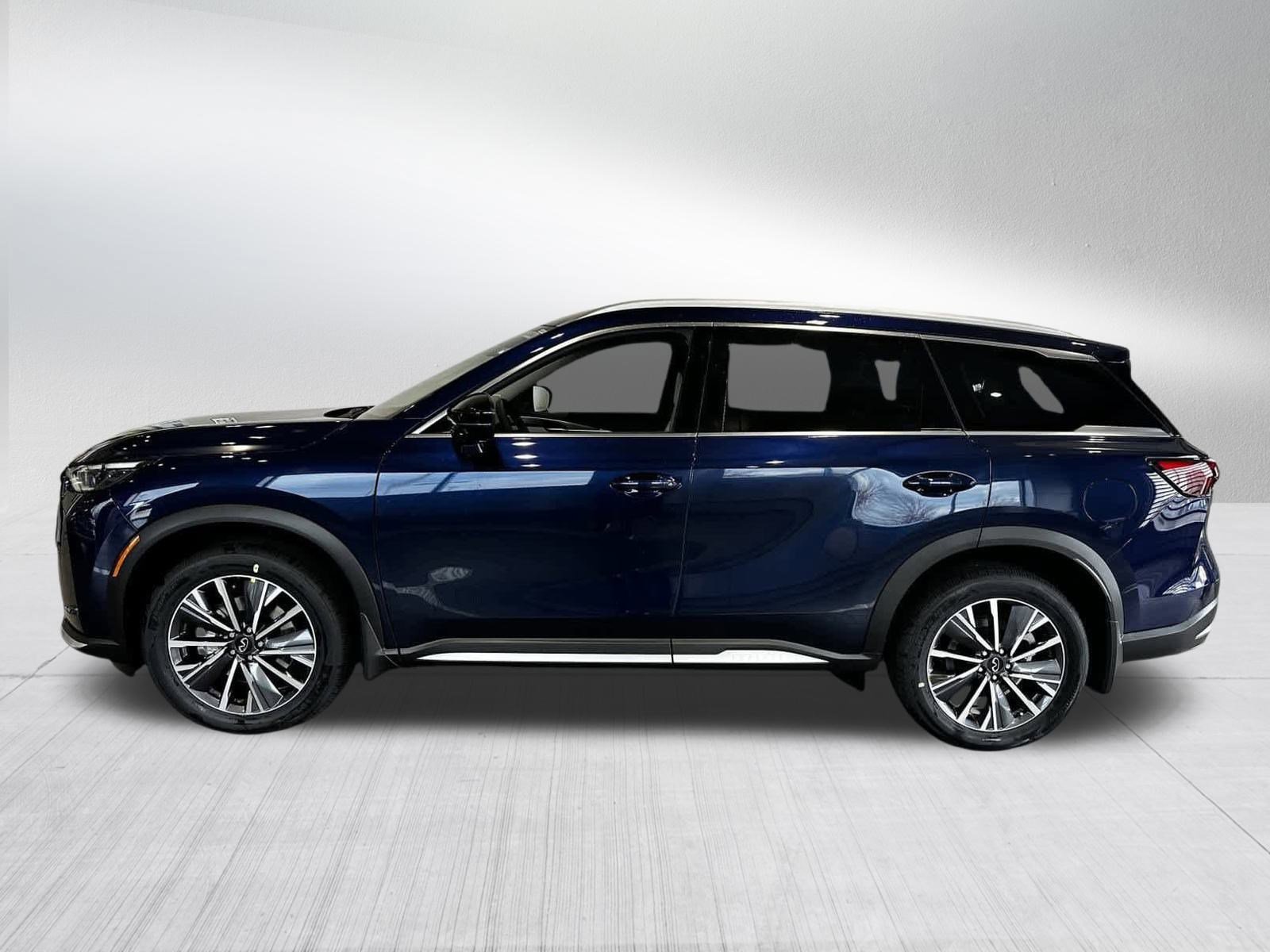 New 2026 INFINITI QX60 Luxe image 2